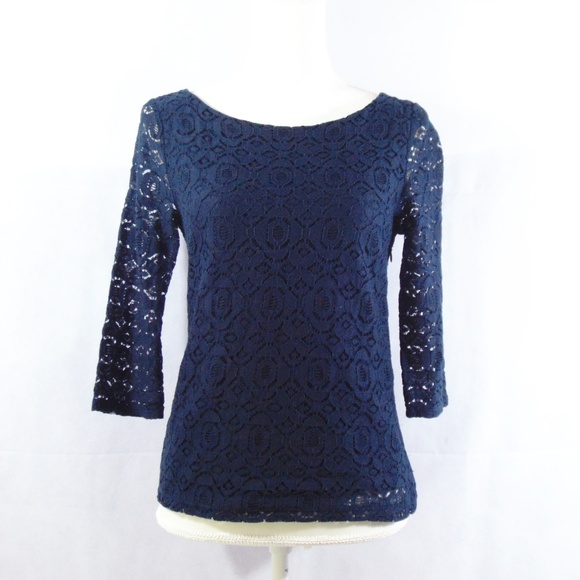 Banana Republic Tops - Banana Republic lace 3/4 sleeve tee
